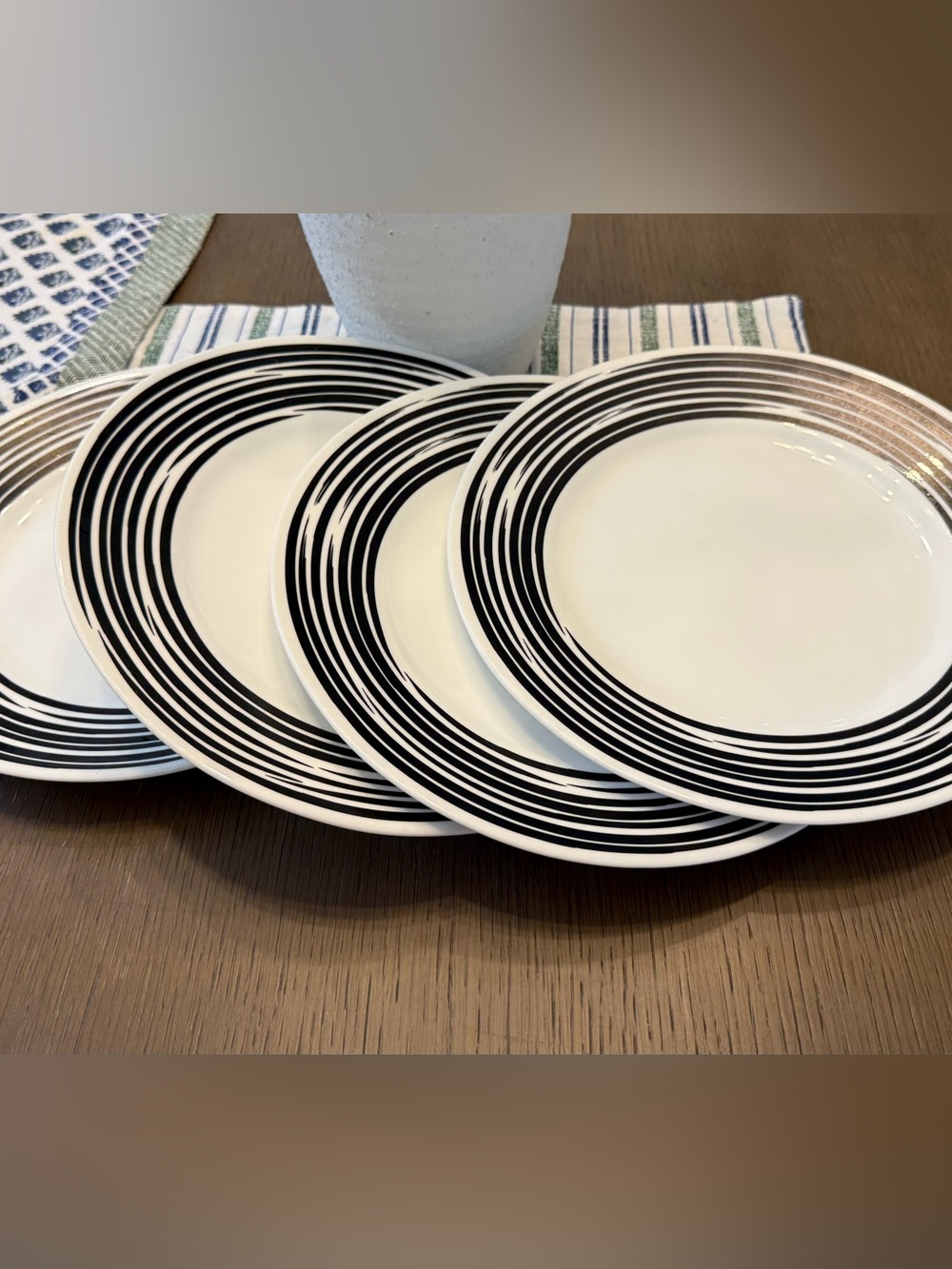 4 Corelle Stroke Of Color Black White Dinner Plates 11” Set Modern Vintage Lot
I